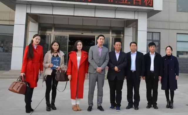 金恩斯·阿丽努尔董事长到公海彩船6600集团参观考察