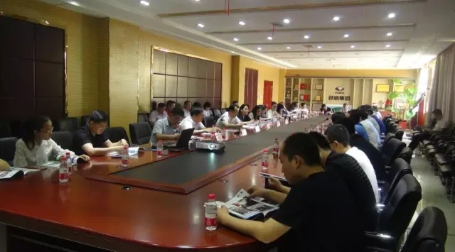 河北省委党校2016级研究生学员到公海彩船6600电动汽车生产基地参观学习