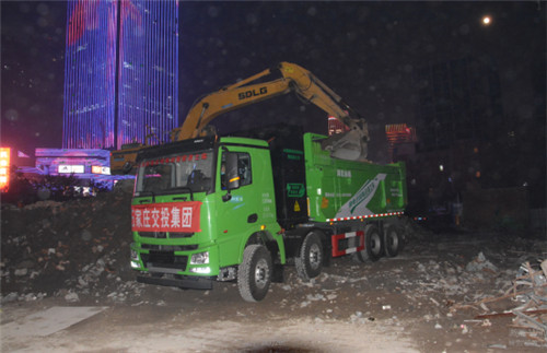公海彩船6600首批新能源渣土车正式投入营运！